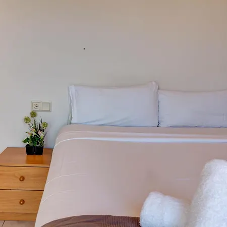Castell By Hello Homes Apartment *