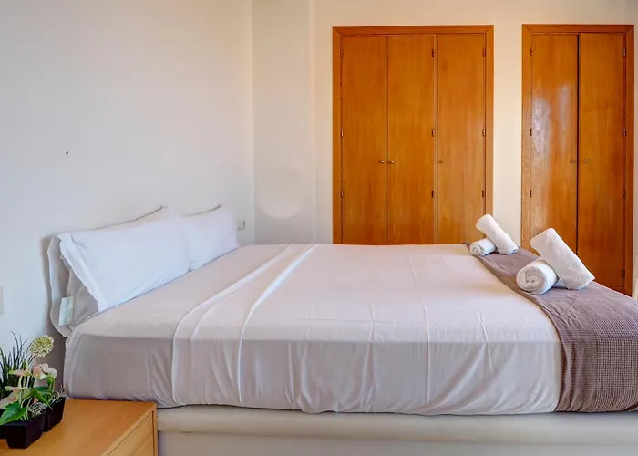 Castell By Hello Homes Σίτζες